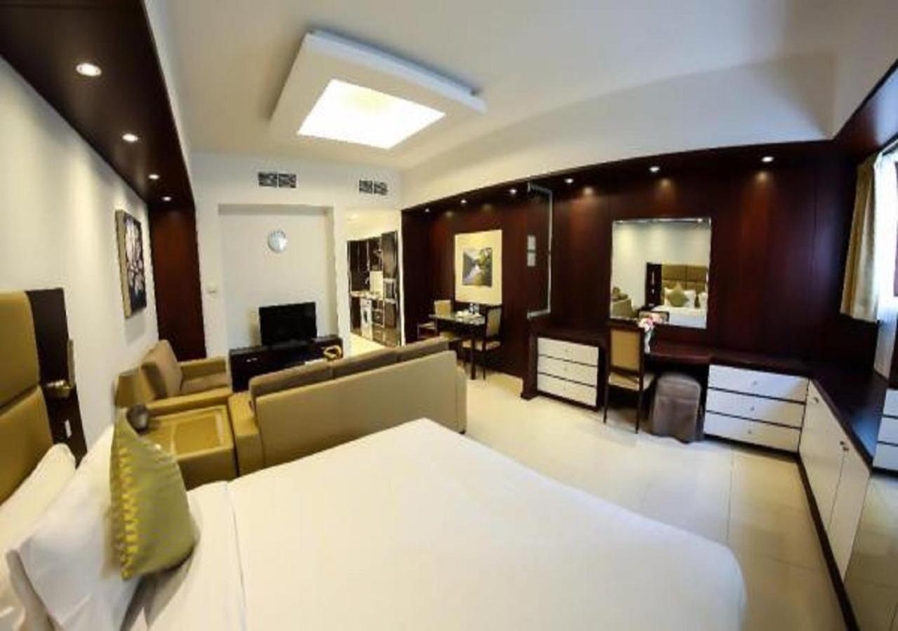 Al Faris 1 Hotel Apartments Dubai Esterno foto